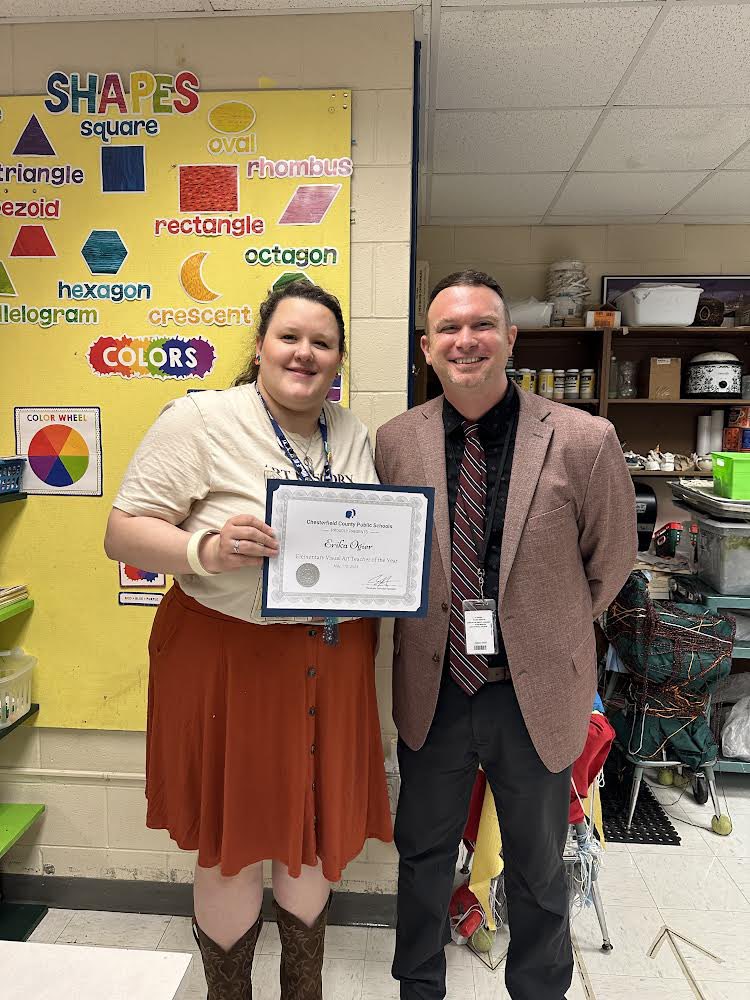 SCES_Resource's tweet image. CONGRATULATIONS Ms. O!!! She was named CCPS Elementary Art Teacher of the Year! Shining so bright!!! @ccpsinfo @CCPSVISARTS @SCESStars #oneccps