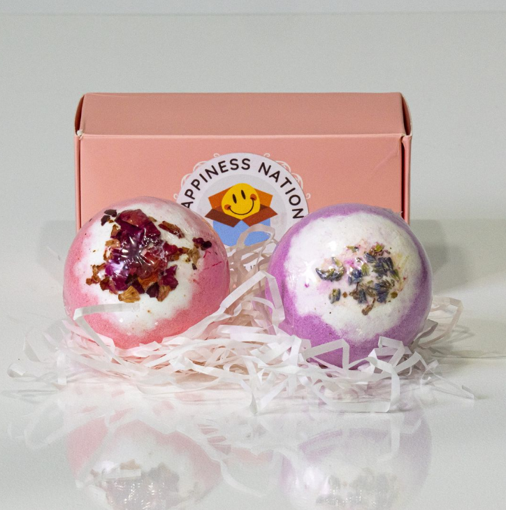 happierbits_es's tweet photo. Set of 2 luxury bath bombs.

Add the bath bomb to your tub and indulge in relaxation. Put aside thoughts and worries and focus on the aromas and well-being. You deserve it!

#FAQ #Frequentquestions #question #habits #21days #happinessnationclub #happy #Sleeppybox #happybox https://t.co/cHkXURZruJ