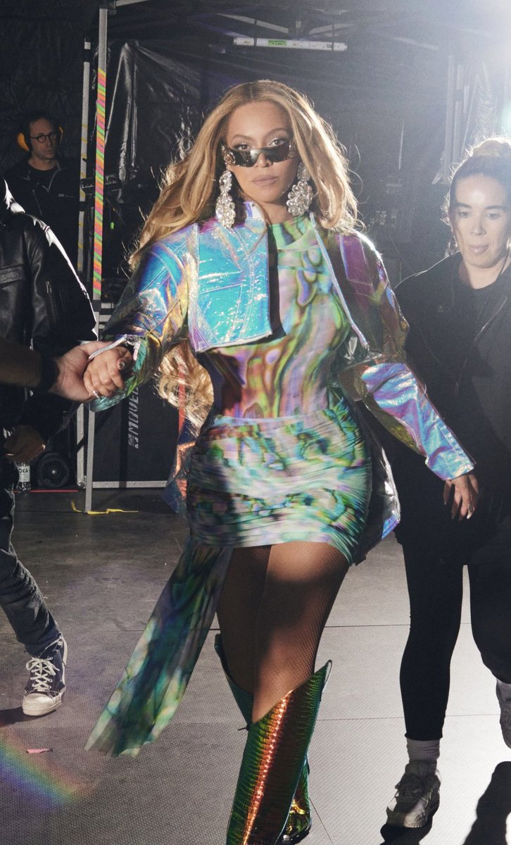 arthfobic's tweet photo. Beyoncé, what a woman https://t.co/dhk2ioL90C