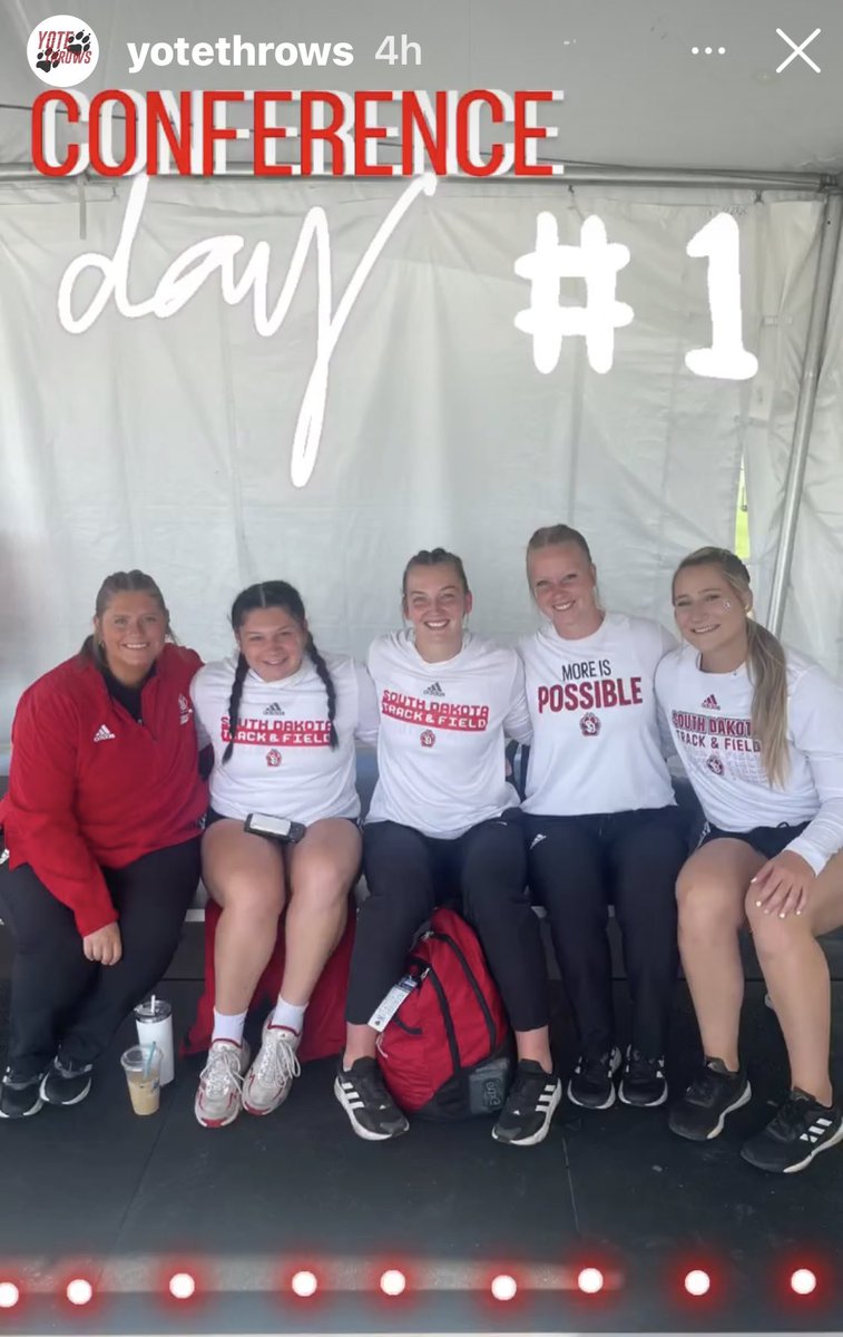 Ragland_Jina's tweet photo. Successful first day of conference= 🔨 throw!  Proud of you @Kinsley!  1st season ever throwing hammer; new footwork &amp; technique! 
13th/21 .. not too shabby! 
Congratulations to Lydia (1), Meredith (2), Riley (7) &amp; Kenzie (8) for all placing in 🔨 !  #goyotes 👏💪#2moredaystogo https://t.co/Z4CDBxUT9D