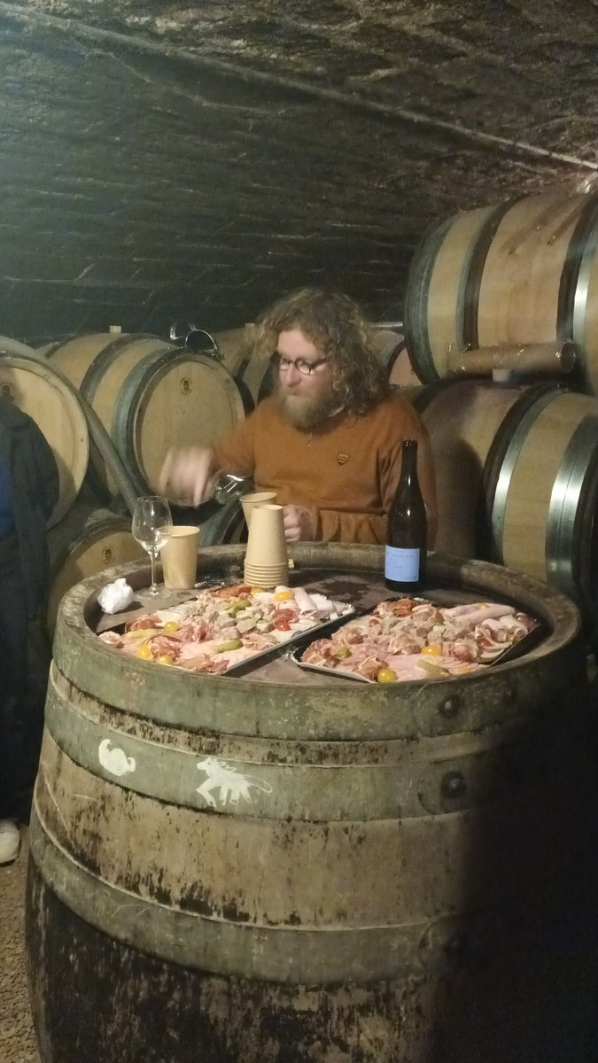 R_Hugon_43's tweet photo. Découverte de cave avec le négoce Bresson #Actura 😍
Vin de Marsannay  #Bourgogne  #Vin https://t.co/y9EF56Mv0v