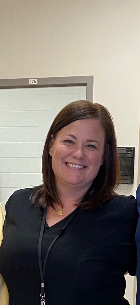 spoon6's tweet photo. Nurse Kim puts the “C” in CHS….care, compassion, and commitment! We are so fortunate to have her at CHS! #SchoolNurseDay https://t.co/xgadndwNE8