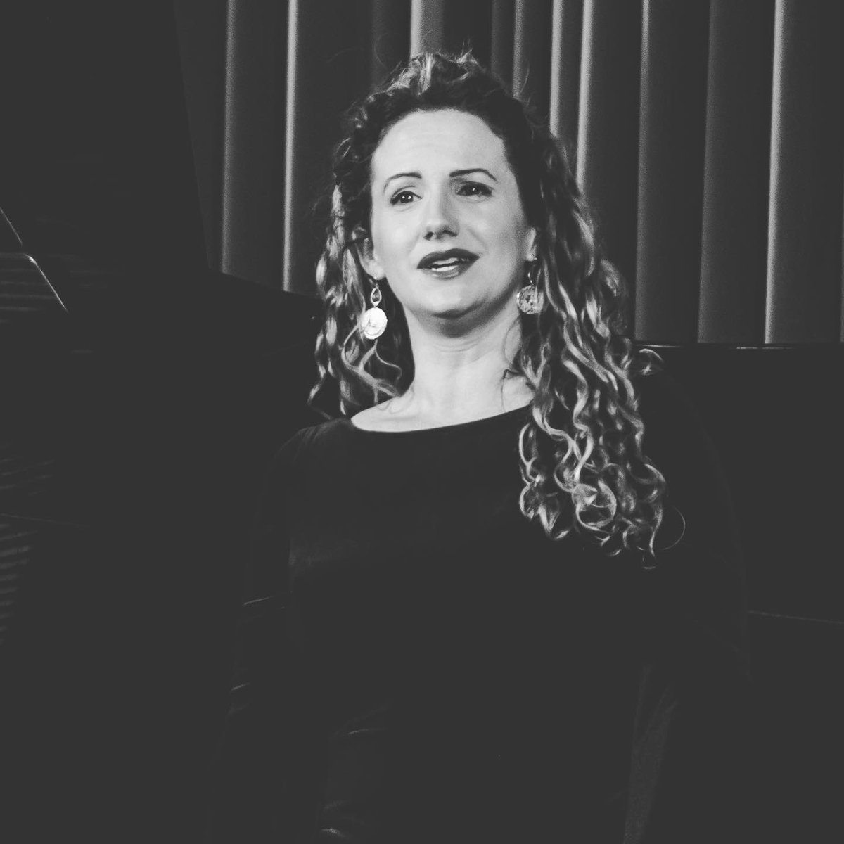Our Fringe programme continues tomorrow at <a href="/RocketvanLtd/">Rocketvan</a> with the delightful <a href="/AnnaASideris/">Anna Sideris</a> performing a relaxed set with our very own Artistic Director <a href="/PianoLieder/">Jocelyn Freeman</a> Come for cocktails and cabaret! #artsong #liederland