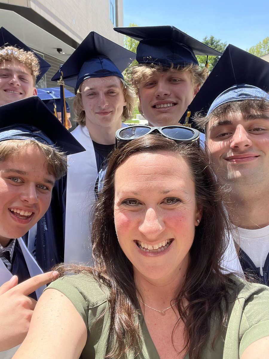 tallmadgegreen's tweet photo. It’s always so sad to see them go. #thsseniorparade https://t.co/jvq4vm8tVM