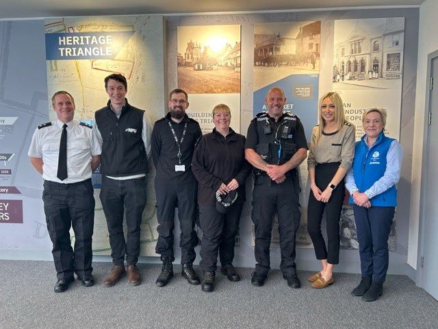 Today Insp Cox, PC Matthews, PC Shelley along with @RuralPolicingSC were invited by the Diss Branch of @nfum + @NFUEastAnglia to discuss rural crime & crime prevention, with over 20 individuals present raising concerns & queries #Engagement #RuralCrime  @SouthNorfPolice