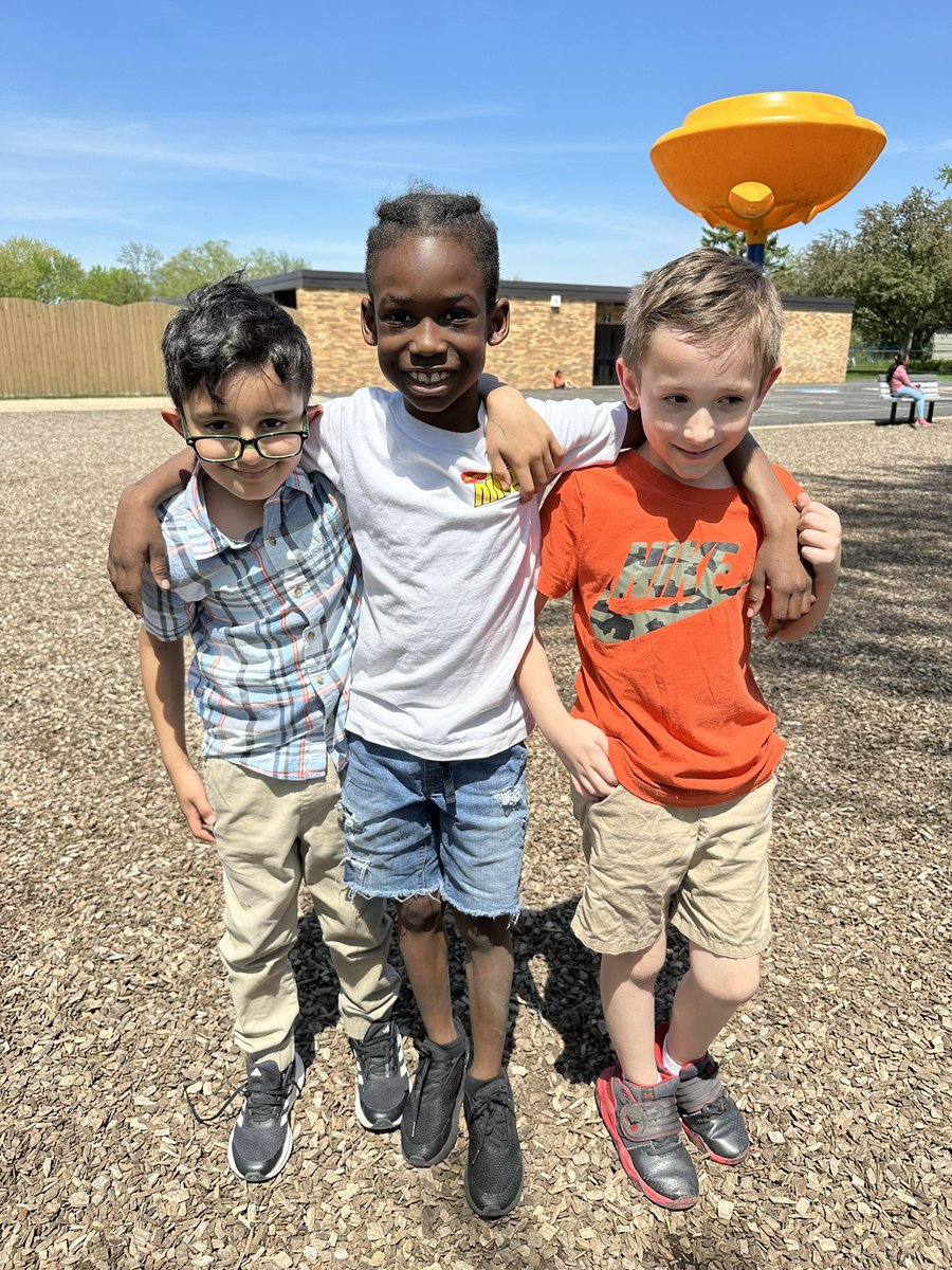 MrsKellyTwarog's tweet image. Love these smiles on a sunny day ☀️ 😎 #TeamCampi