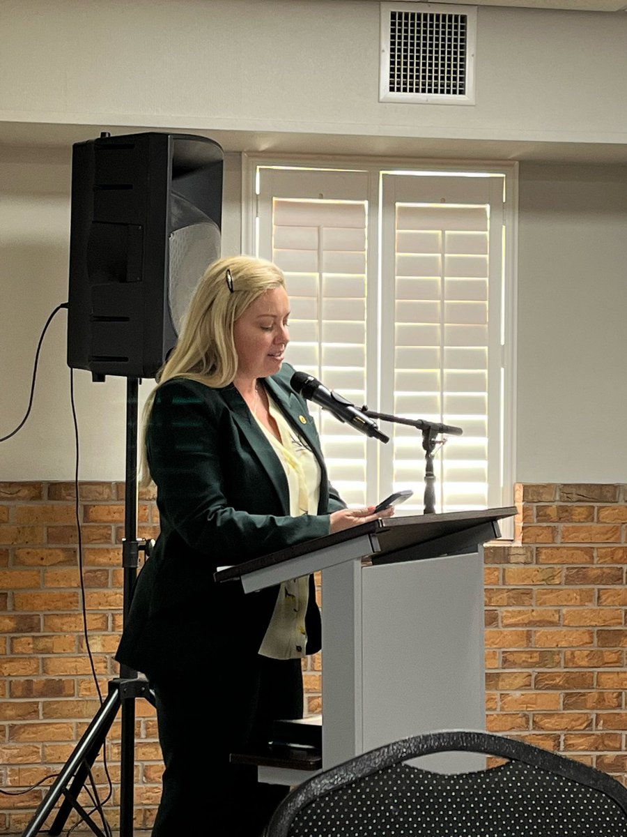 Commissioner Sara Baxter (@sarabaxterpbc) on Twitter photo This week, I addressed the Leadership Glades class of 2023.
Congratulations to our community leaders! ⭐️ This week, I addressed the Leadership Glades class of 2023.
Congratulations to our community leaders! ⭐️