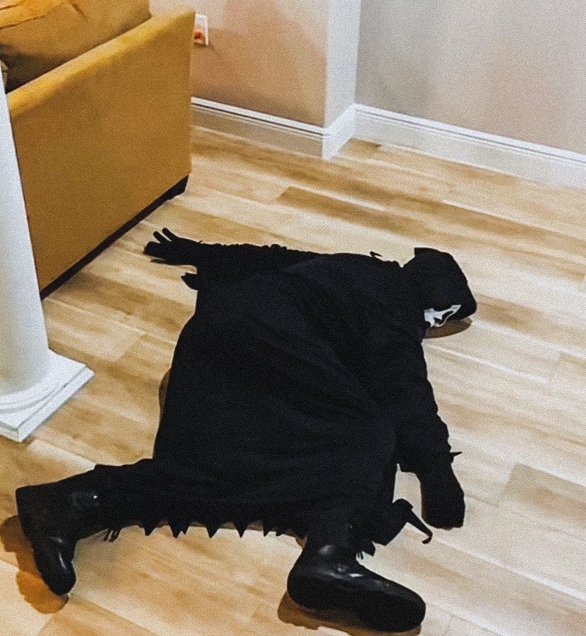 GhostfaceTalks_'s tweet photo. 173 days till Halloween. https://t.co/Z5uhLqMNDQ