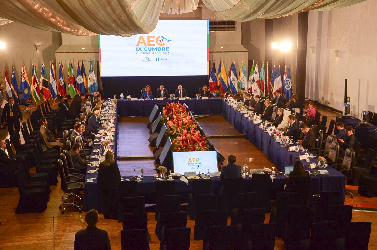 IXCumbreAECGT's tweet photo. #IXCumbreAEC | El #CancillerGT presidió reunión con países observadores de la Asociación de Estados del Caribe.
#Nota 🔗 https://t.co/2QJC3o7pdr https://t.co/OEeVK9SPbf