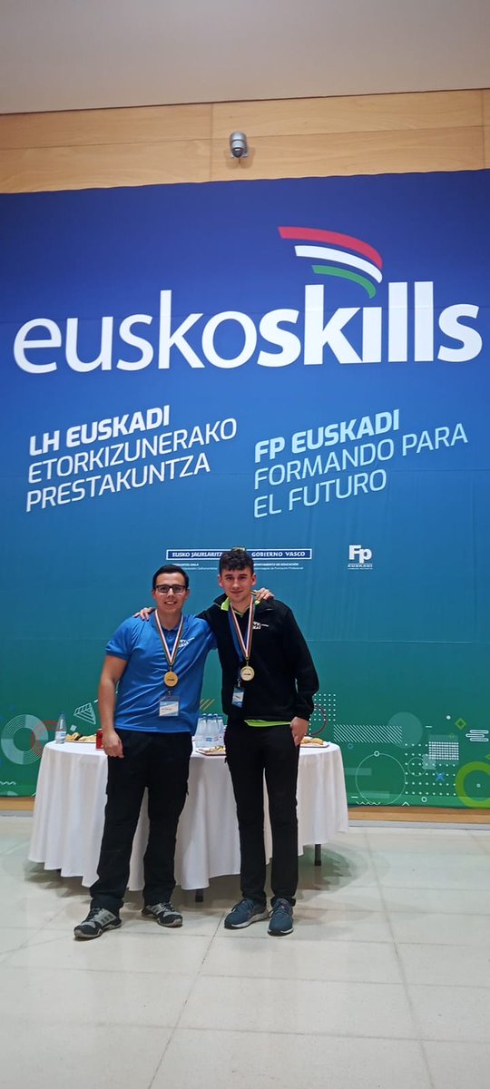 imhcampus's tweet photo. #EuskoSkills 2023: Urrezko bi domina @imhcampus ikastetxe integratuko ikasleentzat🏅🏅

Zorionak euskal ikasle-irakasle guztiei urte guztian  zehar egindako lanagatik, eta bereziki "etxekoei"👏🎉

https://t.co/JEG1d9bpFI

#lanbideheziketa
@FPeuskadi 
@tknika 
@ikaslangipuzkoa https://t.co/YW0nLJiGyg