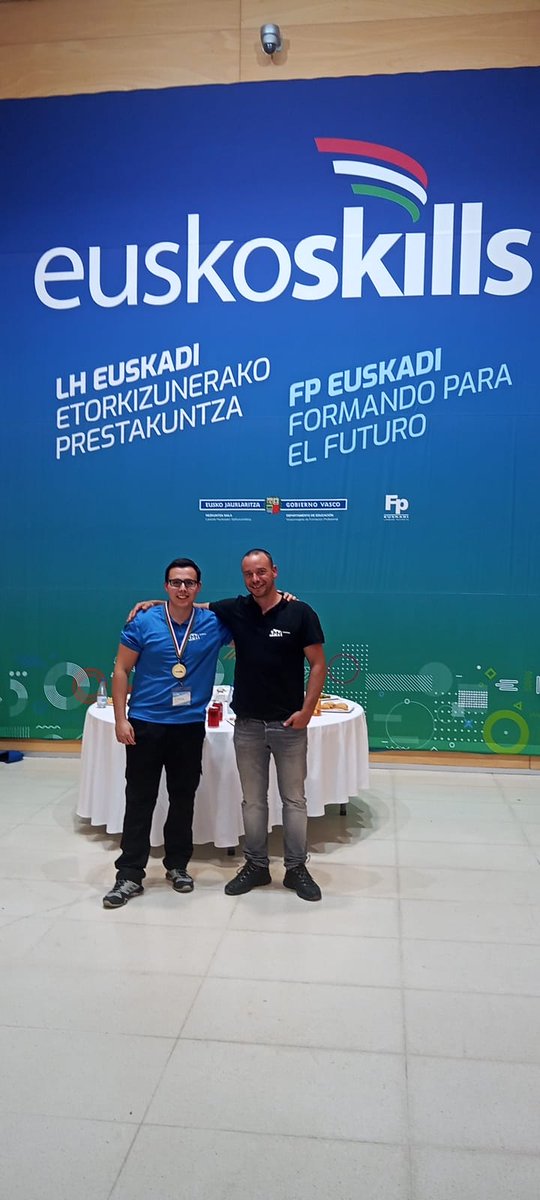imhcampus's tweet photo. #EuskoSkills 2023: Urrezko bi domina @imhcampus ikastetxe integratuko ikasleentzat🏅🏅

Zorionak euskal ikasle-irakasle guztiei urte guztian  zehar egindako lanagatik, eta bereziki "etxekoei"👏🎉

https://t.co/JEG1d9bpFI

#lanbideheziketa
@FPeuskadi 
@tknika 
@ikaslangipuzkoa https://t.co/YW0nLJiGyg