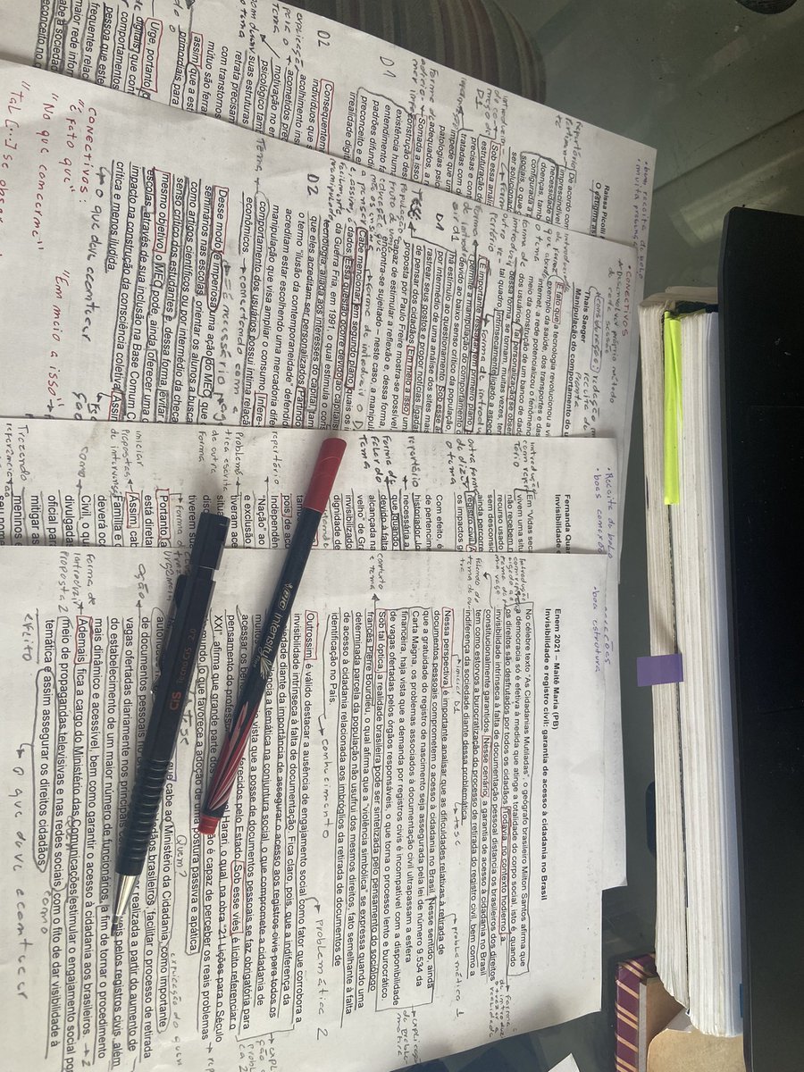 lotysaturnii's tweet photo. finalmente terminei o estudo de 8 redações nota 1000, e eu descobri 1 coisa: SÃO TODAS IGUAIS É SÓ APRENDER A ESTRUTURA E TER CONHECIMENTOS DE REPERTÓRIO E CONECTIVOS VEI É SÓ ISSO TODAAAAAS SÃO IGUAAAAAIS !!!!!!!!!!! https://t.co/hQdZVPMqhJ