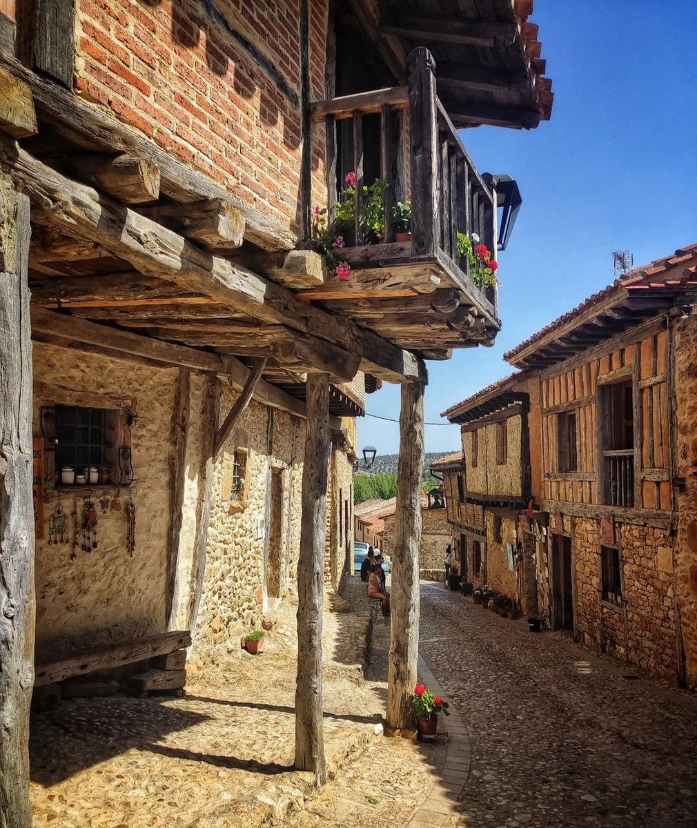 sorianitelaimag's tweet image. Hay pueblos que conservan una esencia especial, Calatañazor es una de las villas sorianas que lo ha conseguido...
📸 Sergio Sánchez Bombe

#Calatañazor #SoriaNiTeLaImaginas #Soria #NiTeLaImaginas #Turismo #CastillaYLeon @CyLesVida