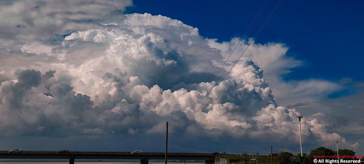 GavsWeatherVids on Twitter "RT simon_weather Convection to the west