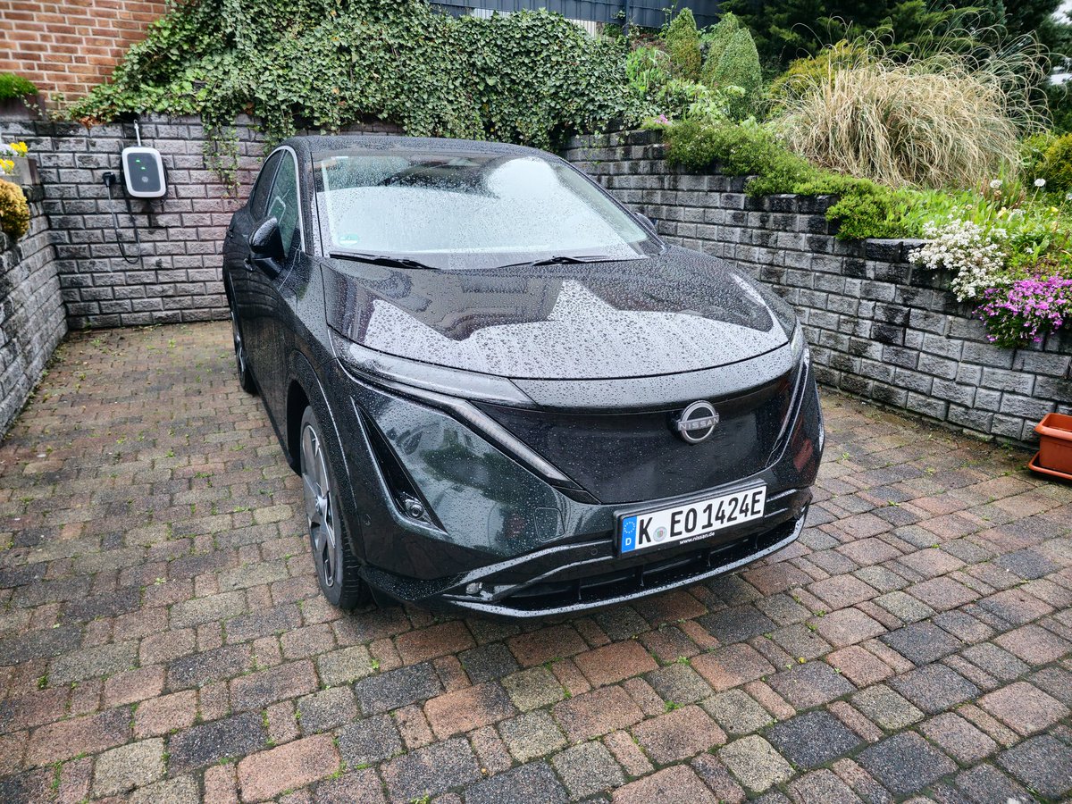 Dominik1409's tweet photo. Heute kam der @NissanDE #Aryia für @TechnikNewsNET bei mir an!
Erster Eindruck: bisher wohl tatsächlich der beste BEV aus Japan. https://t.co/dlW74cu7HC