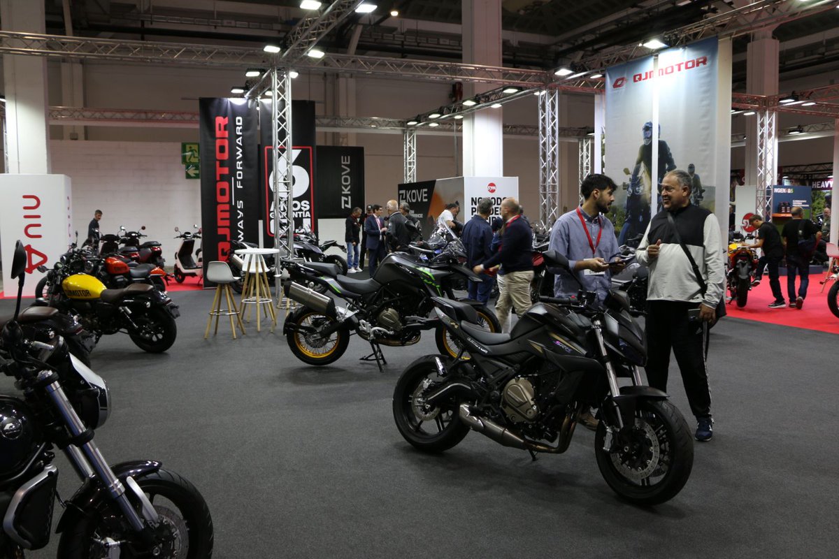Revista_Moto's tweet photo. 💥 @MotohBarcelona vuelve tras tres años de ausencia 💥
👉 Cuenta con la presencia de 45 expositores, quienes muestran las últimas novedades de la industria.
➡ Lee la nota completa en nuestro blog: https://t.co/VURyB3i5HK
.
#RevistaMoto #motoh #barcelona #expodemotos https://t.co/AjkqmfjBcx