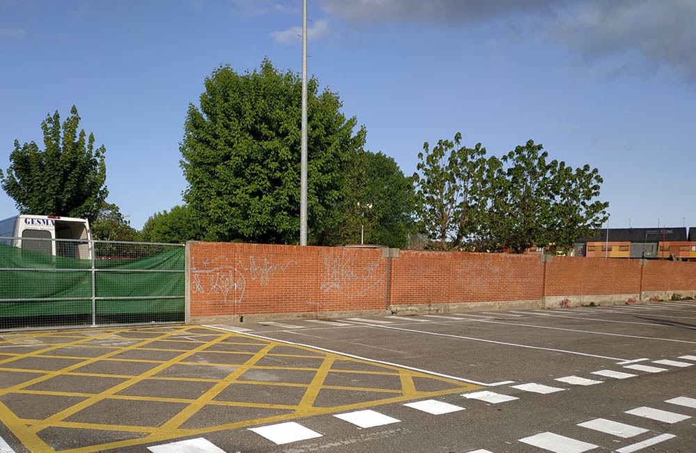 Las #autocaravanas ya tienen su espacio junto a la piscina de San Andrés de Rabanedo (León)…mtr.cool/lyxrasszck