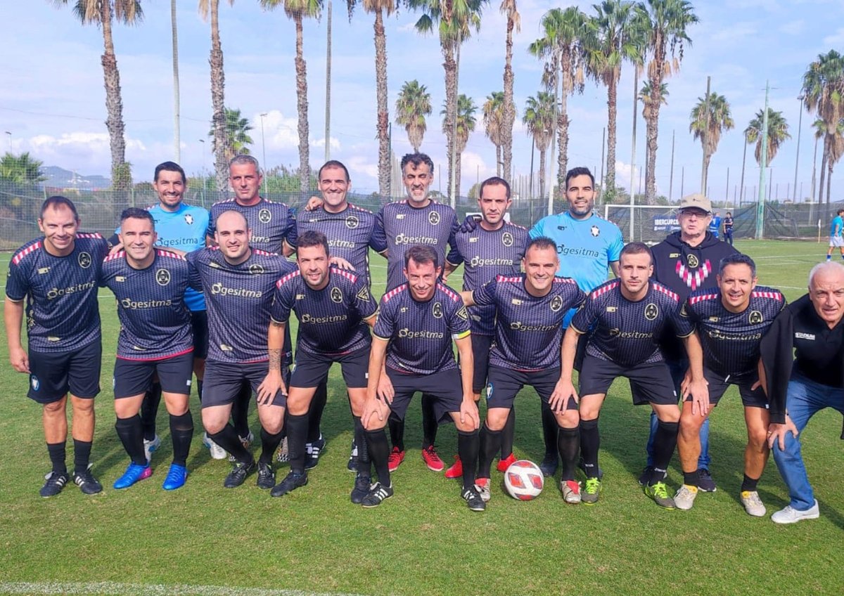 DESMARKA'T, sponsor técnico oficial #VeteranosLogroñes

#Futbol #SoccerKit #FootballDesign #Camiseta #Samarreta #LaRioja