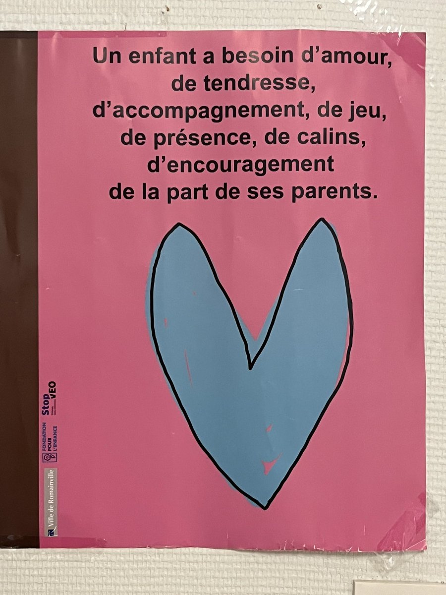 Laura__Mv's tweet photo. Au détour du stage d’intérêt général en prévention et dépistage bucco-dentaire, dans une école 👀
#violenceseducatives @StopVEO https://t.co/OjvAYh1p7y