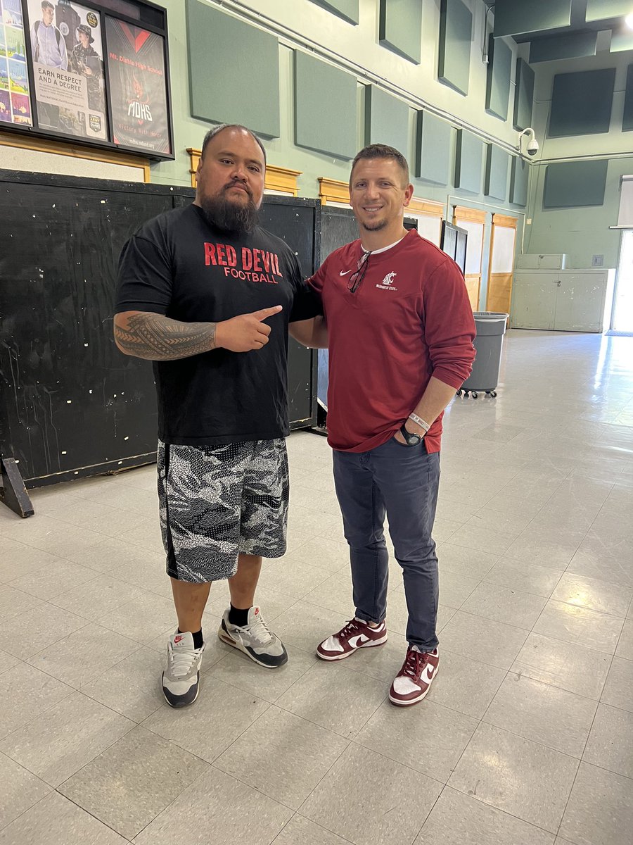 mdhs_football's tweet photo. Thankful to have Coach @WhitworthN  stop by from Washington State Football! @WSUCougarFB #MD #RedDevilFootball #BuildTheRightWay #TrustTheProcess https://t.co/Pdwl8plKGo