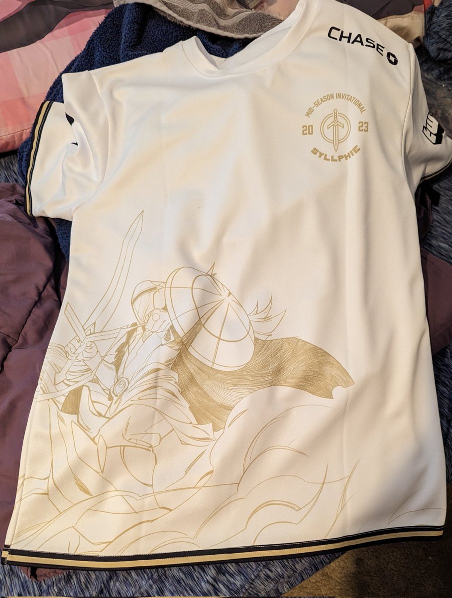 syllphieboy's tweet image. My @GoldenGuardians jersey finally came in! I'm ready to be subbed in at any time UwU #GGWIN #GoGolden