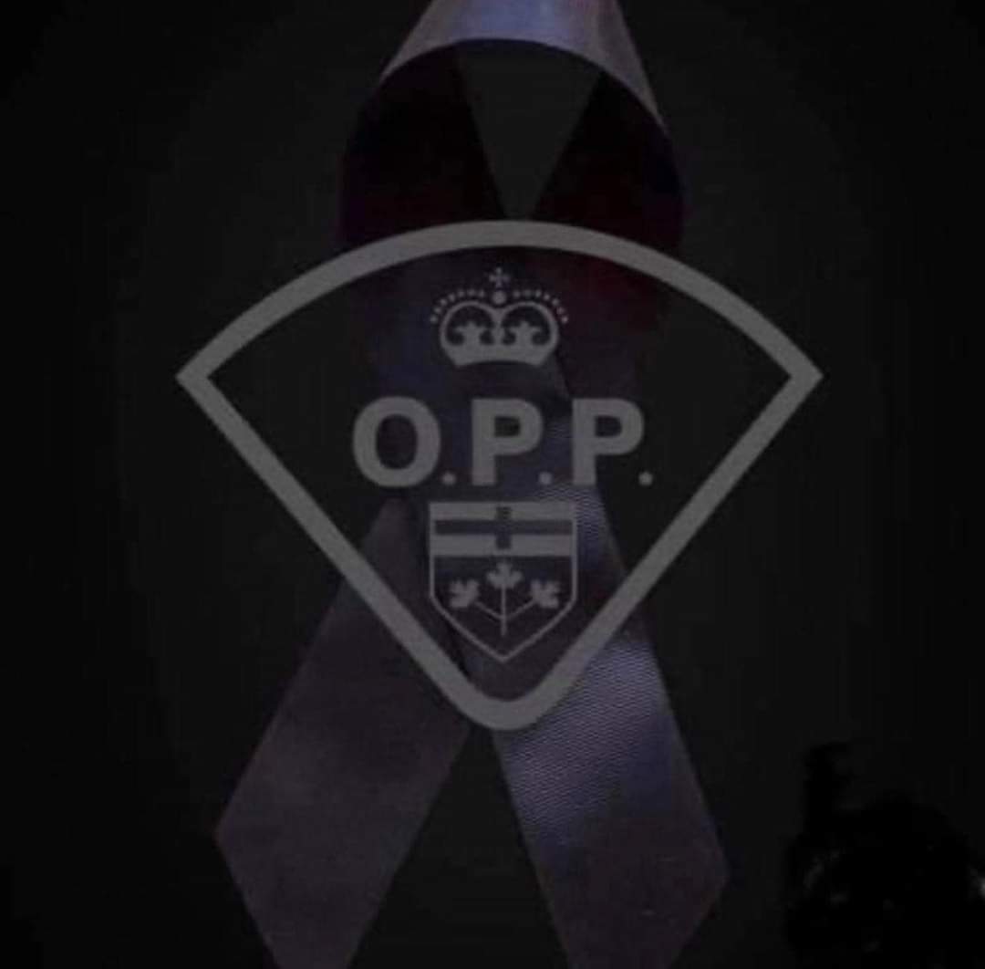 tom_sidney's tweet image. The @TownRenfrew sends our thoughts and prayers to all that have been impacted by the tragic loss of Sgt. Eric Mueller and the 2 officers injured of the @OPPCommissioner @OPP_ER