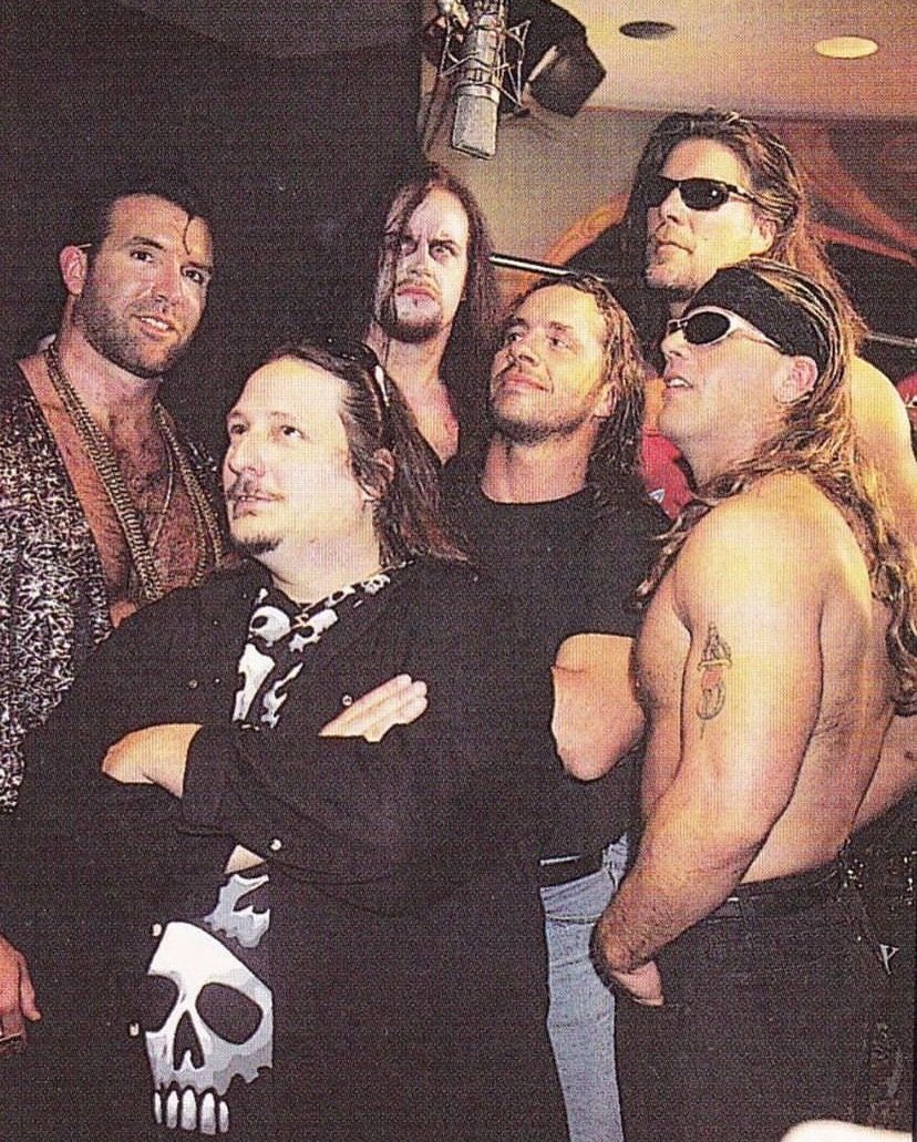 90sWWE's tweet photo. Legends 🙌🏻 https://t.co/2Nis20Wcjn