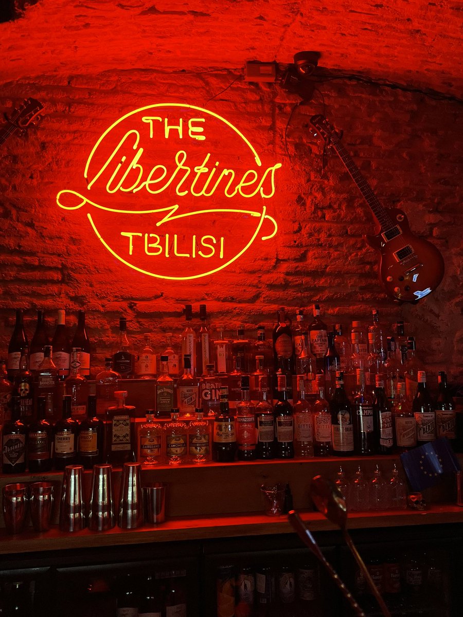 I found my social battery full and ran to the bar🍸
good night fam! sleep well💖