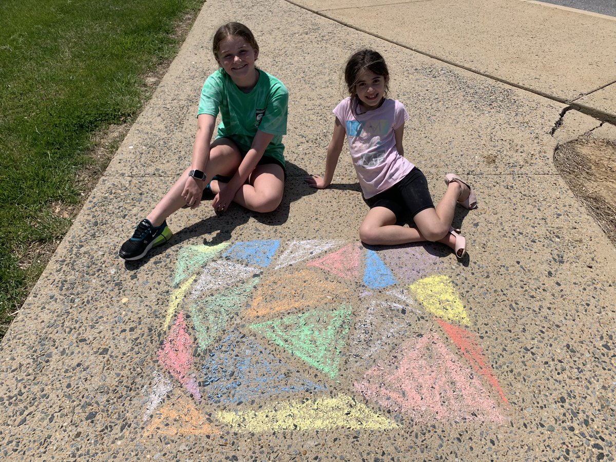 GVMoschella's tweet photo. Getting creative with our Buddies today! @bethelspringsgv  @HendersonBSES https://t.co/8P6VxQ5Ax3