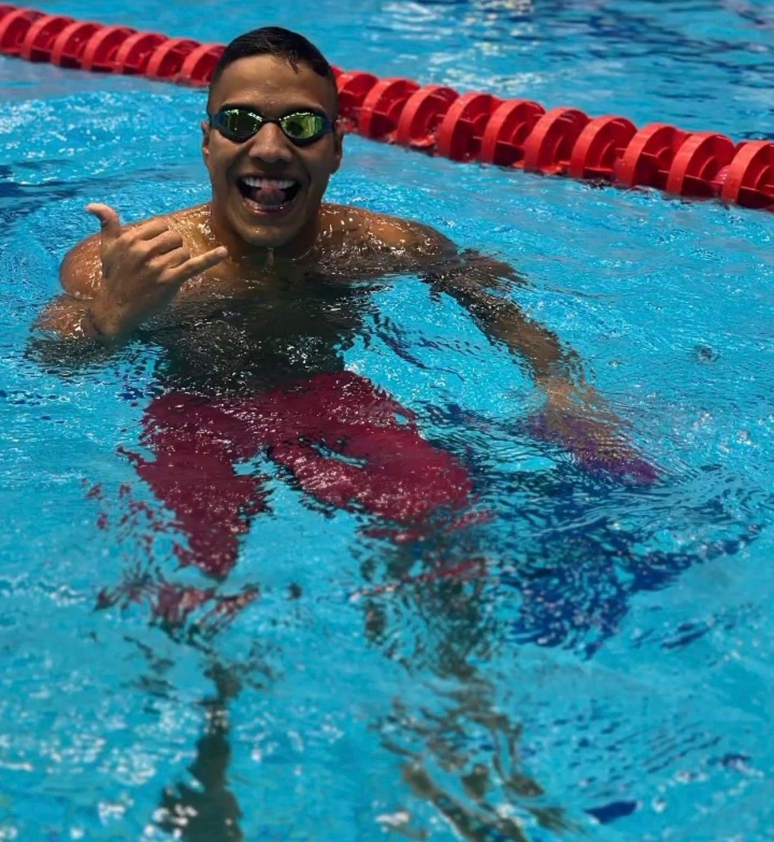 MinDeporteCol's tweet photo. ¡Récord mundial para Colombia! 

En Berlín 🇩🇪 Carlos Daniel Serrano se confirma como uno de los mejores para nadadores del planeta, tras coronarse sen los 100 metros mariposa,
con una nueva marca orbital de 1:05.48.. ¡En la Serie Mundial nos hacemos #imPARAbles! https://t.co/Wjga6H5zuU