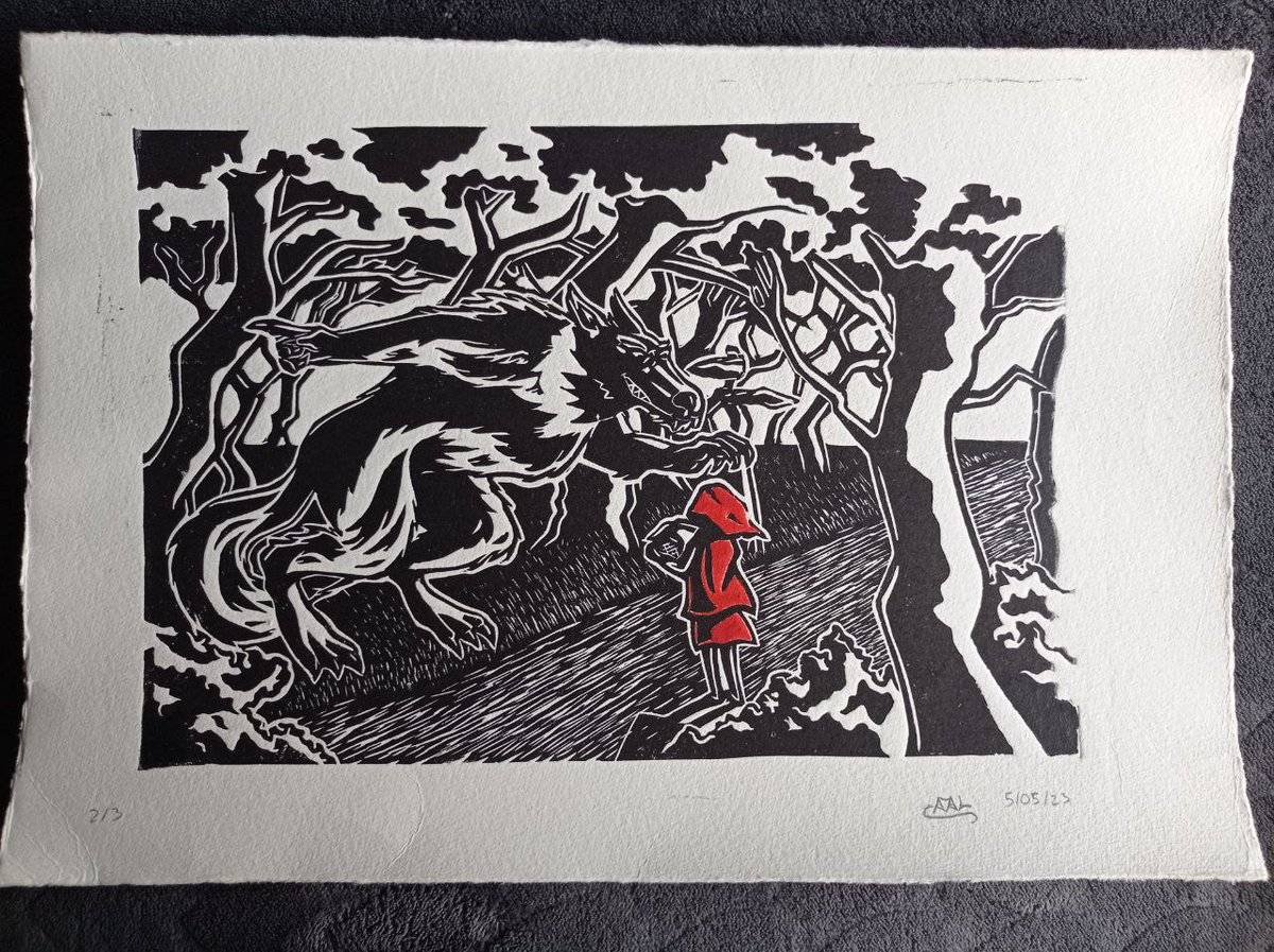aal_art's tweet photo. Grabado sobre la Caperucita Roja con un toqué de óleo rojo  más la plancha del linóleo   #grabado #loboferoz #caperucita #linoleo https://t.co/n3d6EqAOou