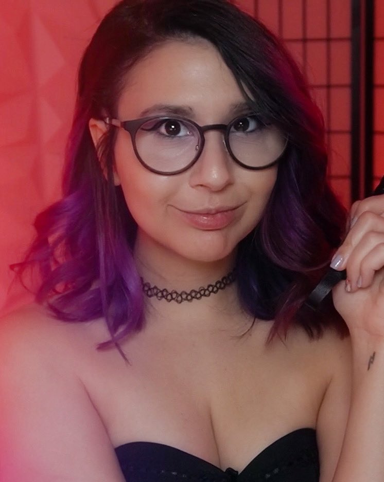 emilyuwo on Twitter "Streaming on Twitch tonight D"