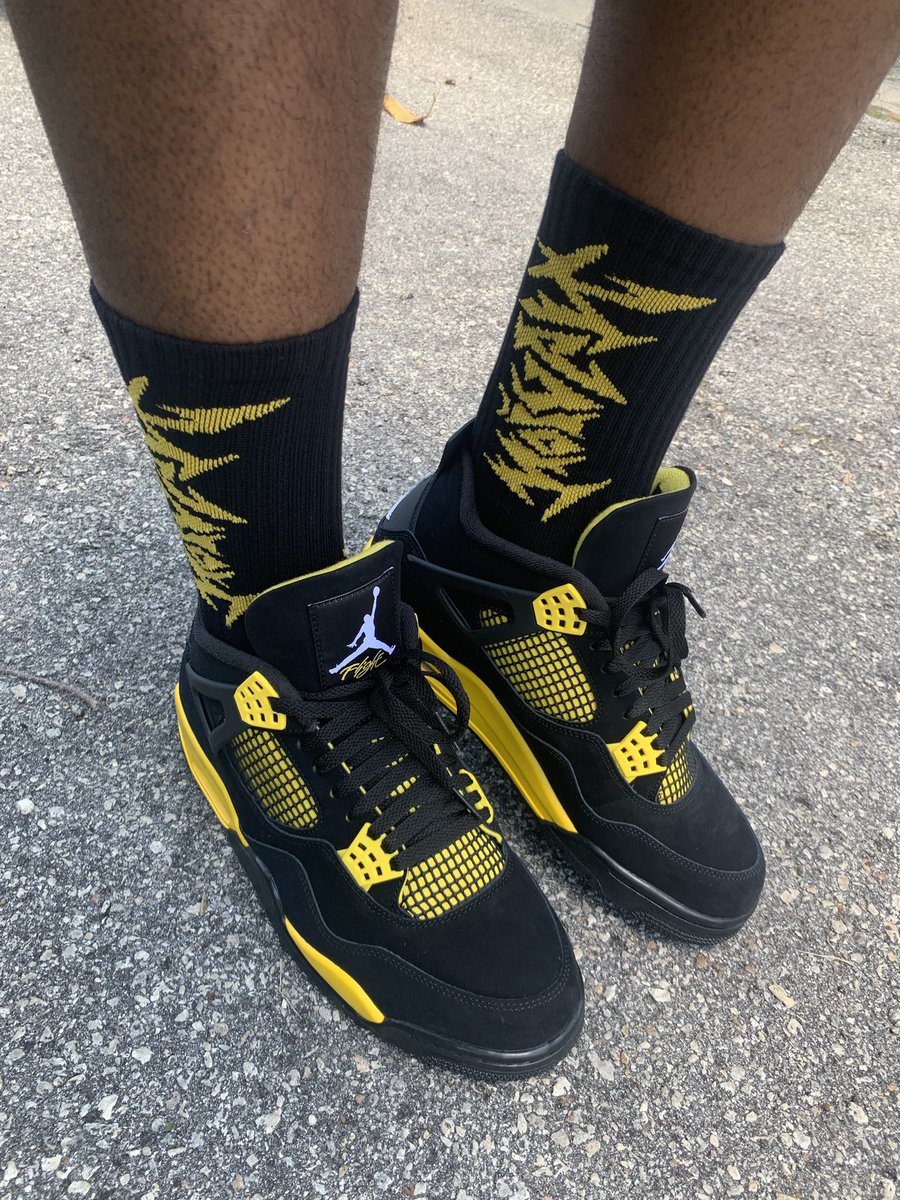 _navionsnkrs's tweet photo. On Feet + EARLY LOOK Aj4 Thunder w/ the Navionsnkrs Geostorm Socks ⚡️💛🖤
Sock dropping Soon…👀
Would you Cop??? 🤔
https://t.co/7AskbJuXku
#kotd #sneakerhead #kicksoftheday #wdywt #airjordan4 #thunder4 #nike #snkrsliveheatingup #snkrskickcheck https://t.co/r1bpGSqb6Y