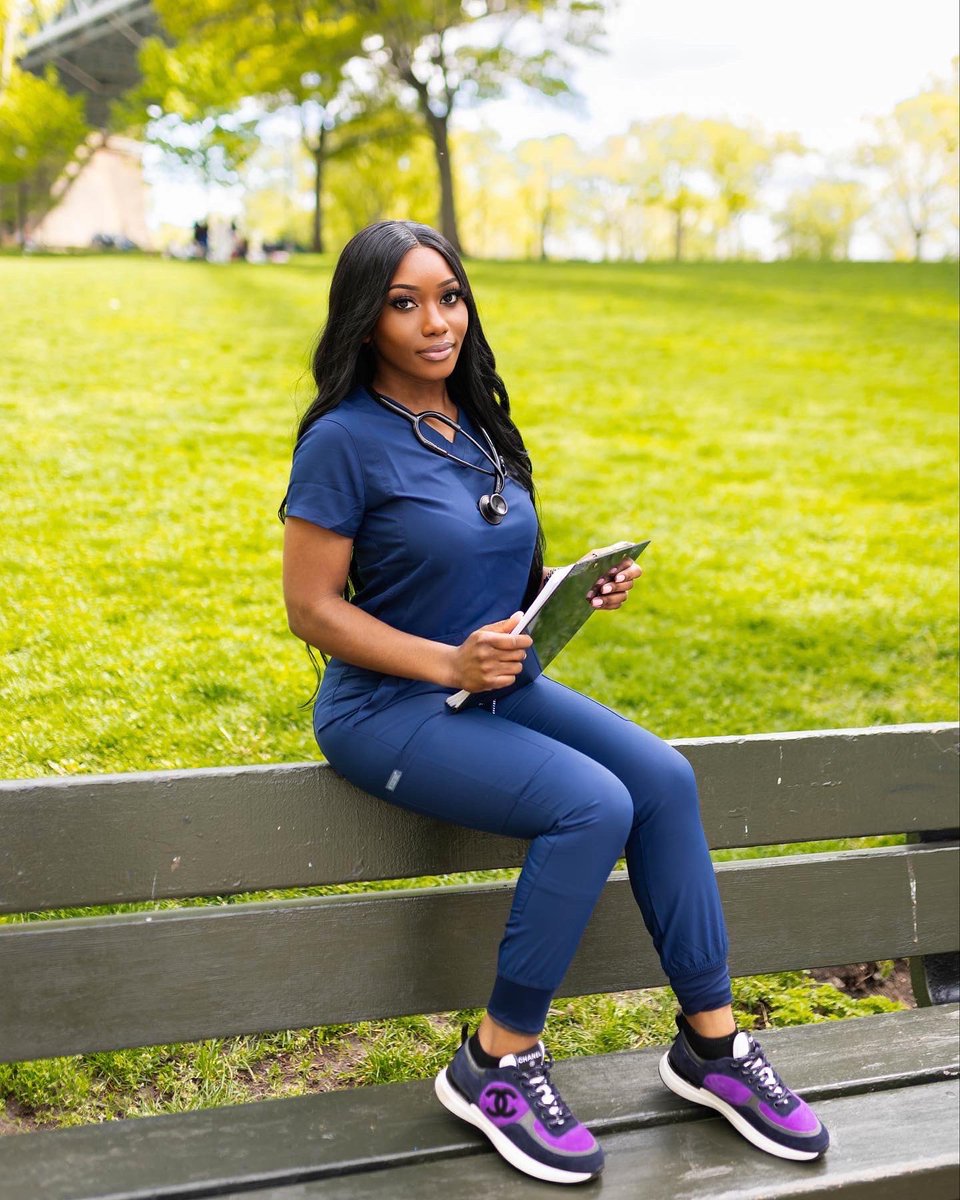 BADwithNOeffort's tweet photo. Beautiful enough to stop your heart.. Skilled enough to restart it 💉👩🏽‍⚕️🫶🏾💙 Happy nurses week 😘😘😘 

#nurse #nursing #nursesweek #happynursesweek #nursebae #scrublife #medsurg #telemetry #medsurgnurse #registerednurse #bsn https://t.co/WxjKdlH45l