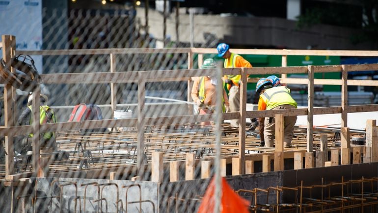 ConstrucTweets's tweet photo. Annual material prices trend lower for second straight month #construction https://t.co/779ncIRKbf https://t.co/QUHnANaT3I