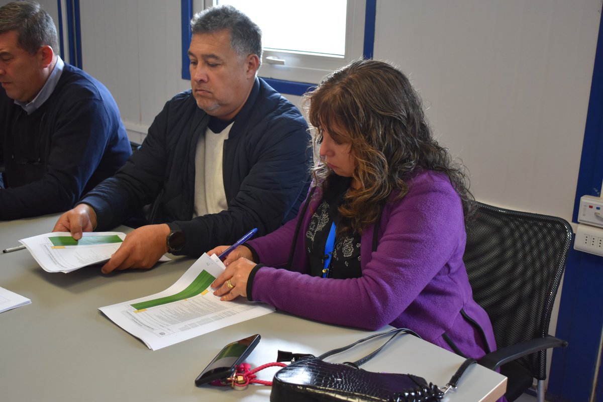 nhsjcasablanca's tweet photo. 📣Estimada Comunidad Casablanquina 

Este miercoles la Comisión de Recepción de obra del #NuevoHSJ junto a SANJOSE Constructora han firmado el Acta de Recepción Provisoria Sin Observaciones del nuevo Hospital. https://t.co/Wy91CsQ1R3