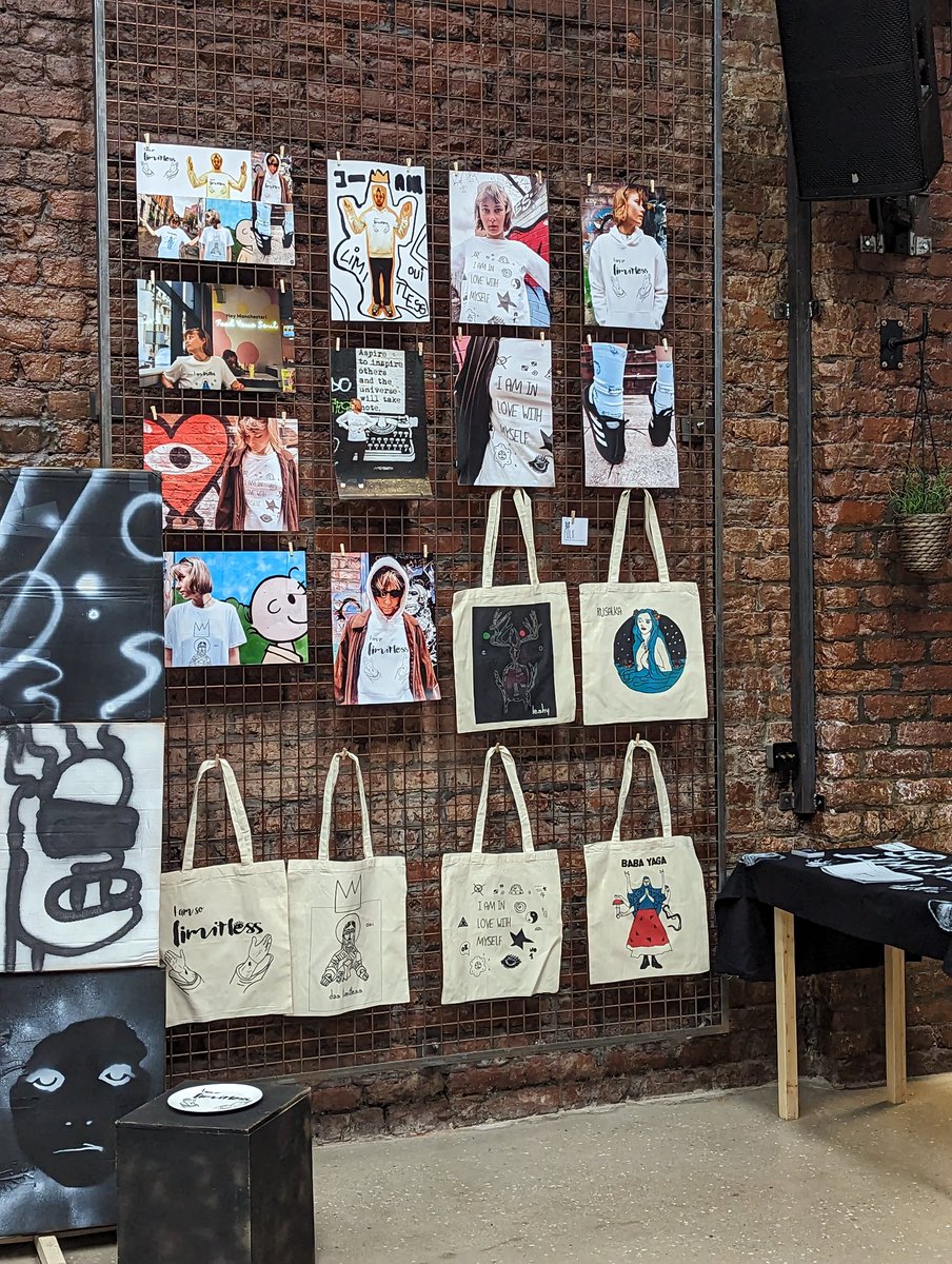 Cwhitworth2016's tweet image. So proud of our BA Creative Media and Visual Communication students at their end of year show tonight &quot;Feast you Eyes&quot; @theyard_mcr well done everyone! @AlexKomlosy @ucenmcr #creativity #endofyear ❣️