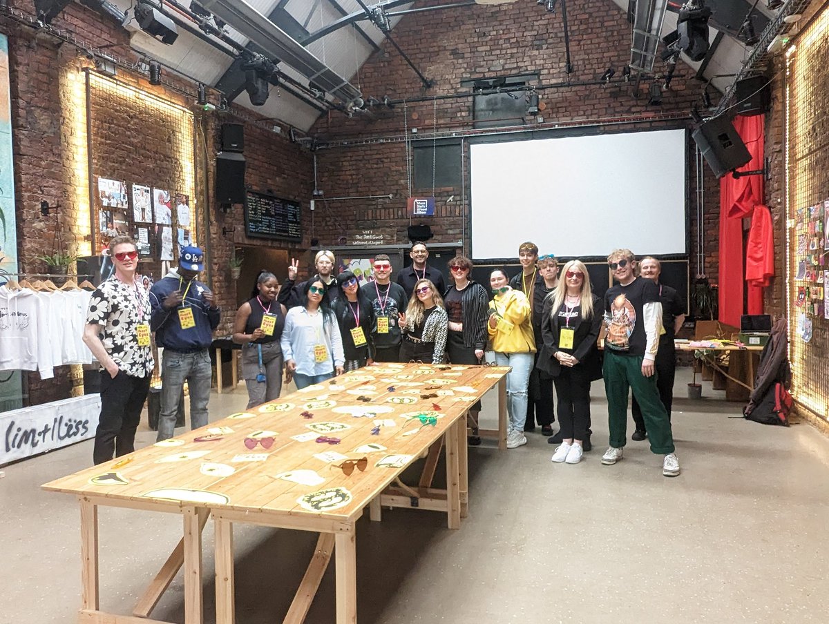 Cwhitworth2016's tweet image. So proud of our BA Creative Media and Visual Communication students at their end of year show tonight &quot;Feast you Eyes&quot; @theyard_mcr well done everyone! @AlexKomlosy @ucenmcr #creativity #endofyear ❣️