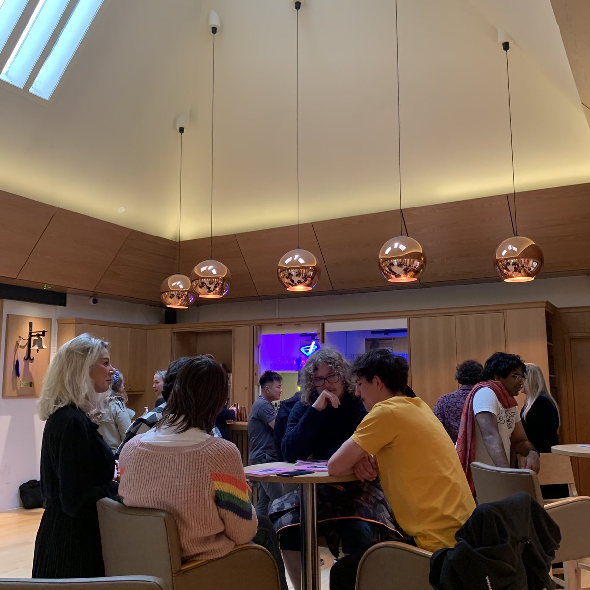 thevanitypapers's tweet photo. Launch party at Kellogg for the Forest edition of The Vanity Papers with HMC Lit Soc  #literature #oxford #creativewriting #oxforduni @KelloggOx @HMCOxford https://t.co/B9eTD3k0VM