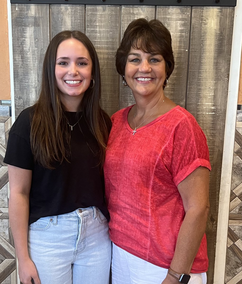 naschoolupdates's tweet photo. Shout out to one more Kiwanis scholarship recipient from NAHS.  Congrats Julianne Littlejohn! https://t.co/Gx0n3M6cW6