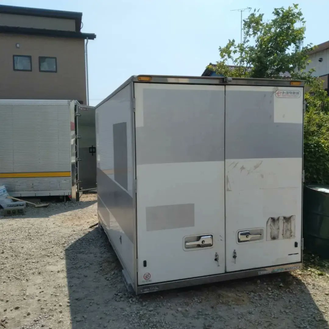 香取市】横扉付き 保冷コンテナ (No.Y-253) 長さ約655cm×幅227cm×高さ