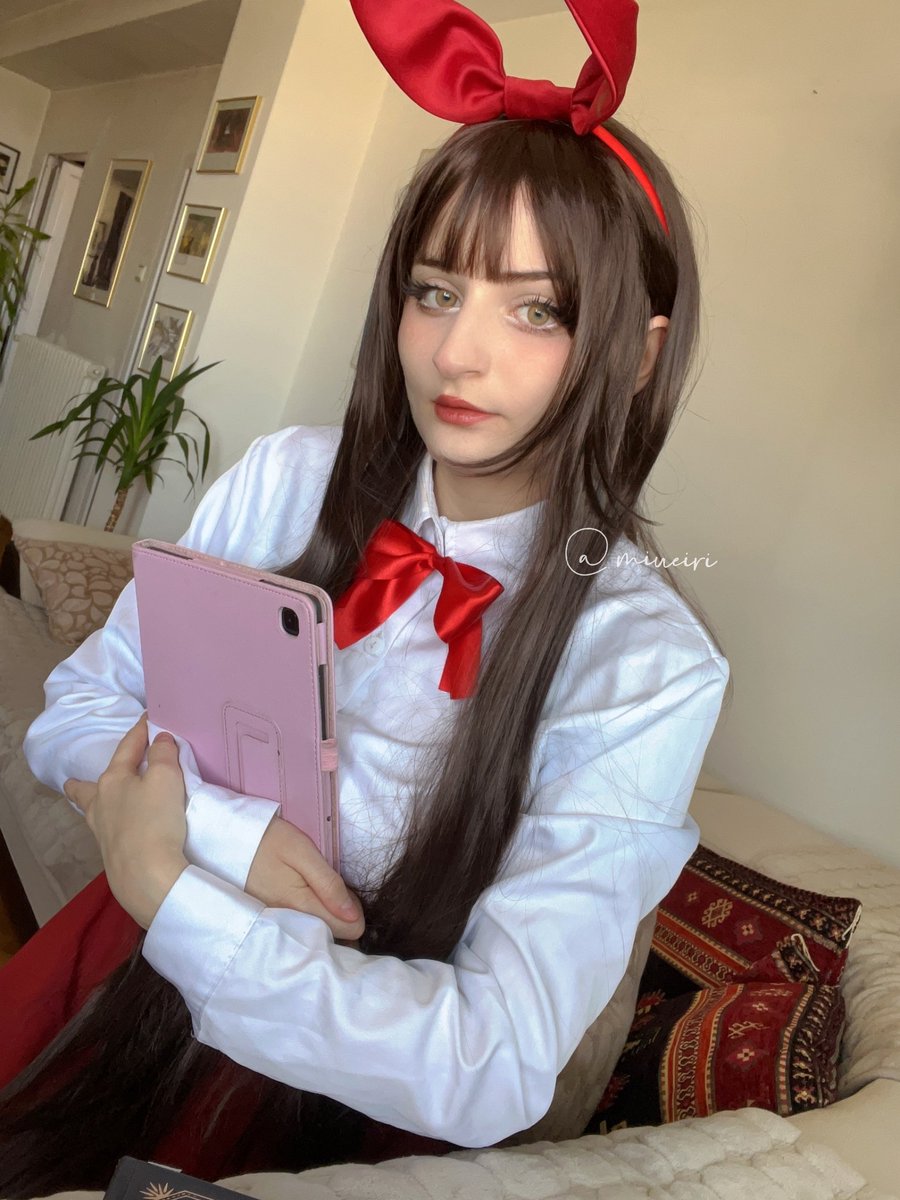miueiri's tweet photo. posting school uniform amber on here (as if I haven't posted enough tiktoks of this cosplay) 📚 

#Ambercosplay #GenshinImpact #cosplay https://t.co/XTRxjmO86T