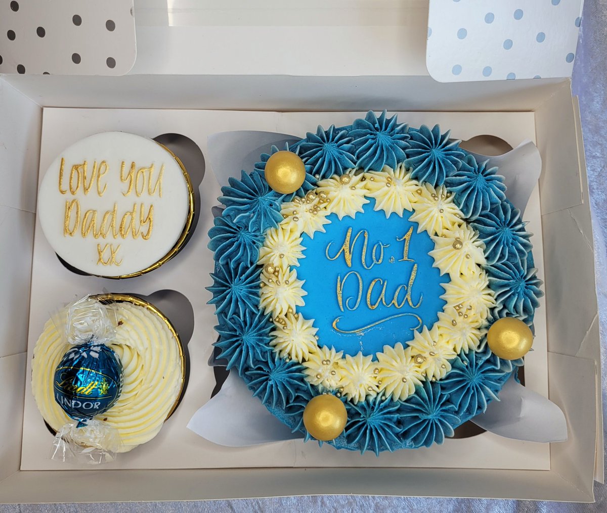 rosegoldbakery's tweet image. Fathers day treat boxes now available for order at Rose Gold Bakery

#nffc #fathersday #cake #Nottingham