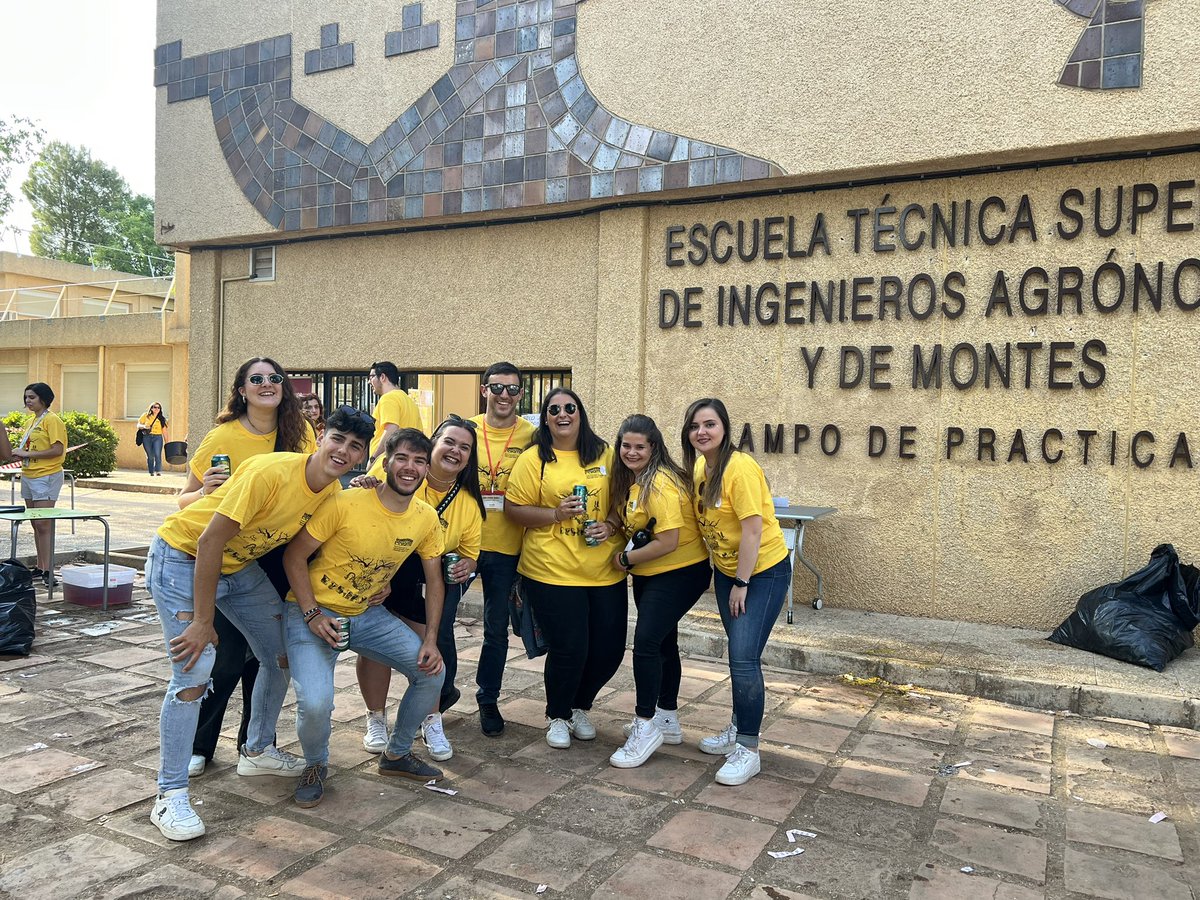 Muchas gracias a <a href="/daetsiamb/">Delegación Alumnos ETSIAMB</a> por la organización del evento. Enhorabuena a tod@s l@s estudiantes por vuestro comportamiento ejemplar. Gracias a colaboradores, profesores y pas que nos han acompañado durante esta jornada.