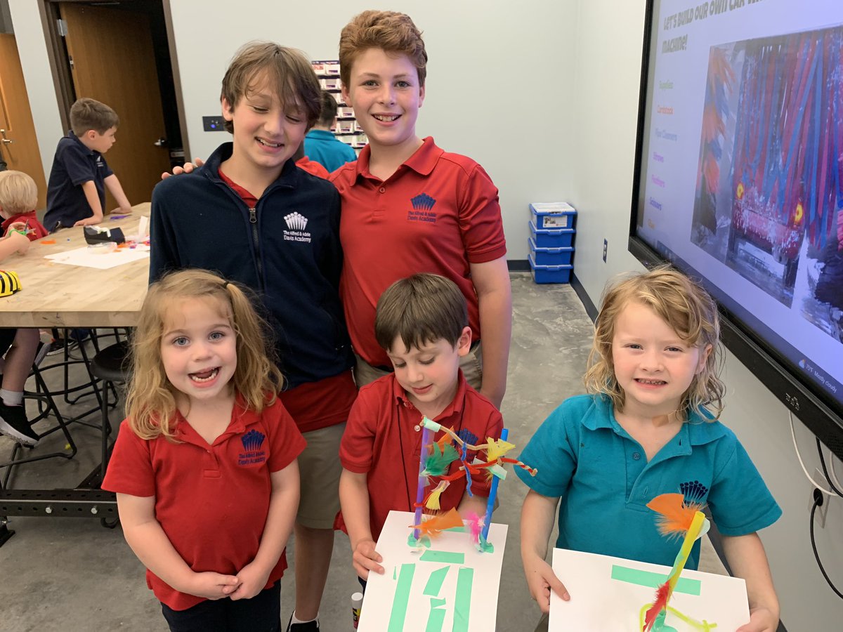 21stStacy's tweet photo. Our #davis5 Tech Pioneers mentored our mechina friends on the topic of artificial vs natural languages & built kinesthetic machines together @Davis_Academy #davisme #TechPioneer #studentleaders https://t.co/Ue1OgFkWvX