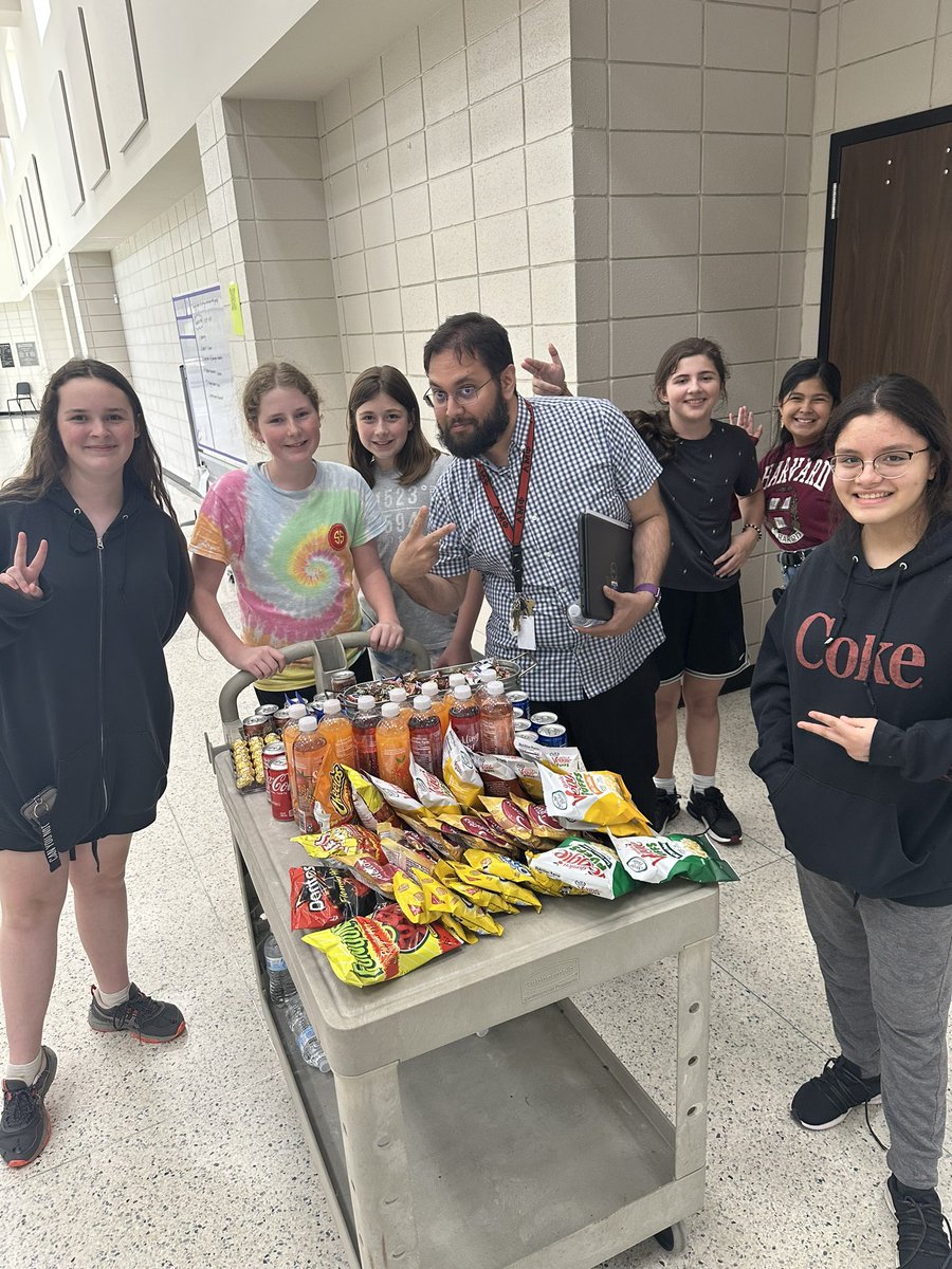 NJHS loves spoiling our teachers with a snack cart for teacher appreciation week #witnessgreatness <a href="/WillisSchools/">Willis ISD</a> <a href="/LLMSLynx/">Lucas Middle School</a>