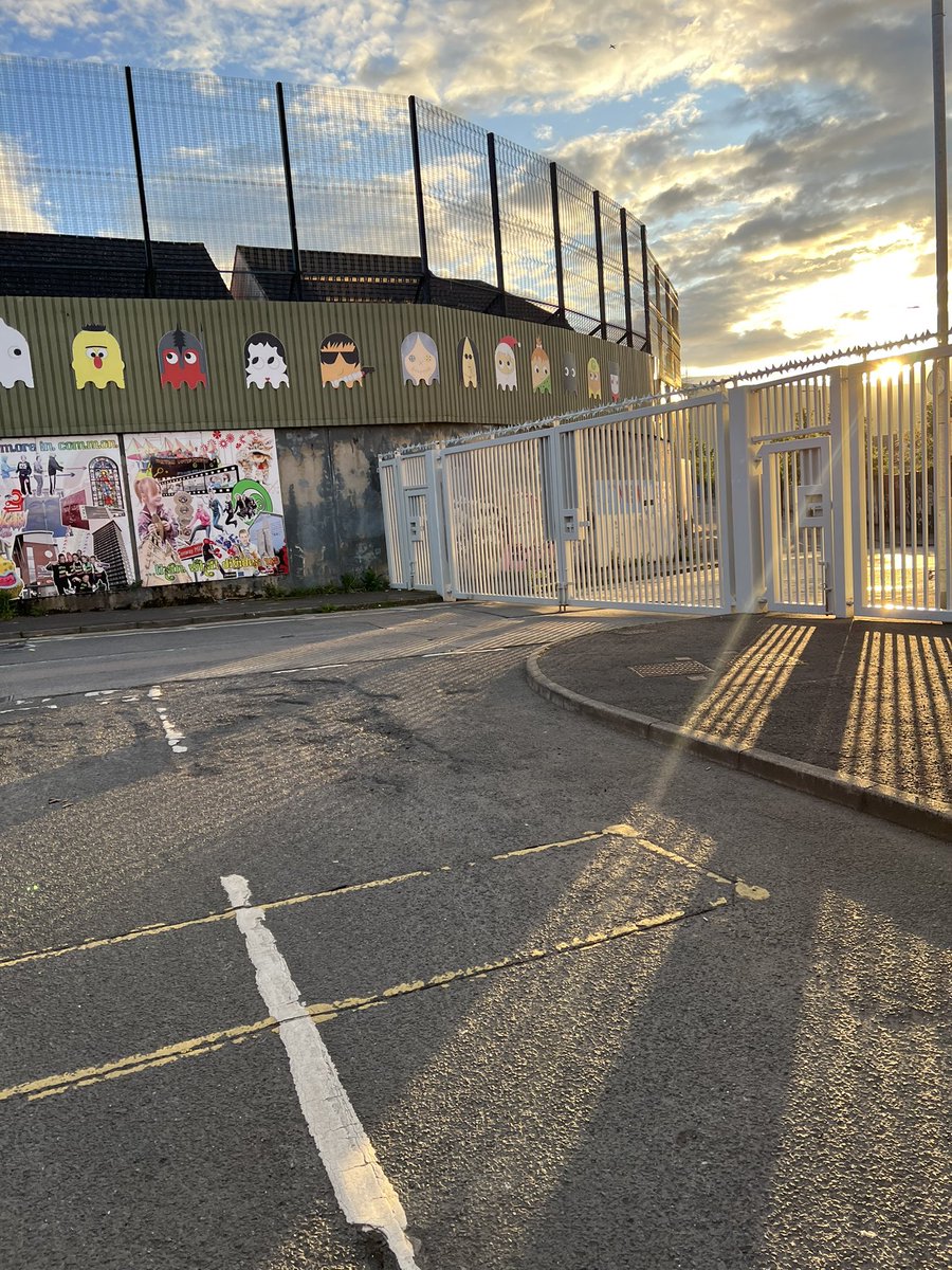 We are a community games club, bringing everyone from all backgrounds together - why are these gates in #westbelfast closing still? This is dividing communities! It’s a beautiful evening and these closed at 7pm @uuponline @duponline @sinnfeinireland @allianceparty @SDLPlive