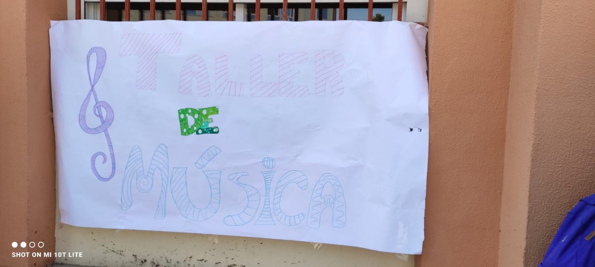 IESElCarrascal's tweet image. Mientras seguíamos con los talleres en la celebración de la semana de Europa, los alumnos de religión de 1º  ESO visitaban Segovia. Gracias @musicaencriptada por el maravilloso material que compartes #escuelasembajadoras #DiaDeEuropa