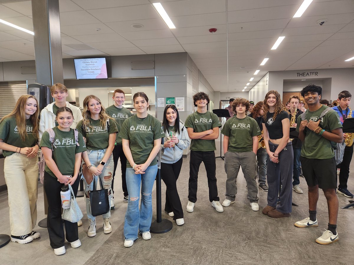 SpokaneVCTE's tweet photo. Congratulations to the Ridgeline High School FBLA Chapter on their outstanding performance at the @wafbla Business Leadership Conference last month.

https://t.co/BuKAnk1caG

#FBLA #FutureBusinessLeadersOfAmerica #business #students #competition #SpokaneValley #SpokaneValleyCTE https://t.co/ppAEWGZcmW