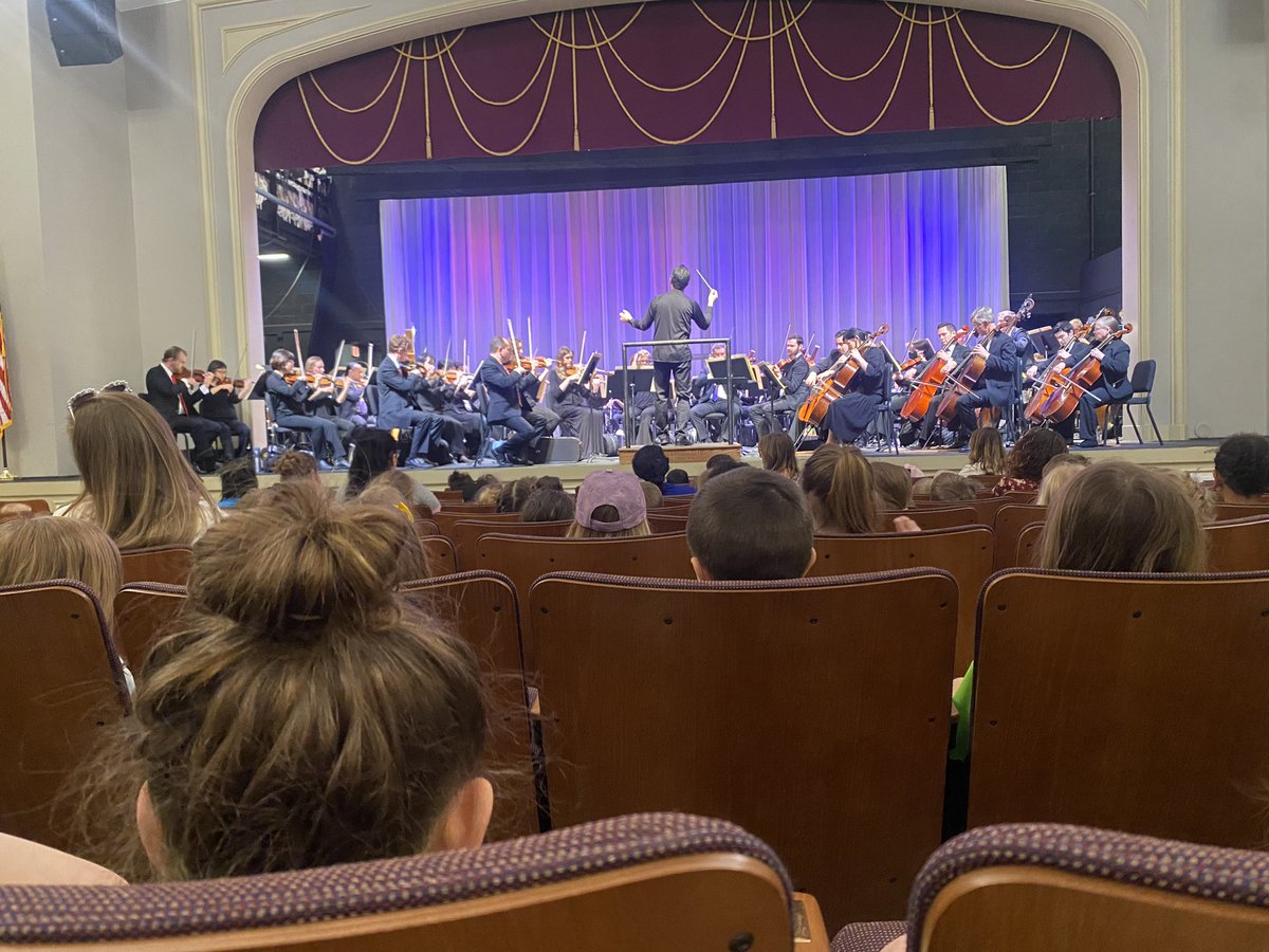 Canandaigua UPK and Kindergarten students were treated with a walking field trip at the Fort Hill Performing Arts Center today where they heard a tiny tots performance by the Rochester Philharmonic!! #CanandaiguaProud <a href="/ROCPhils/">Rochester Philharmonic</a> <a href="/FortHillPAC/">Fort Hill Performing Arts Center</a>